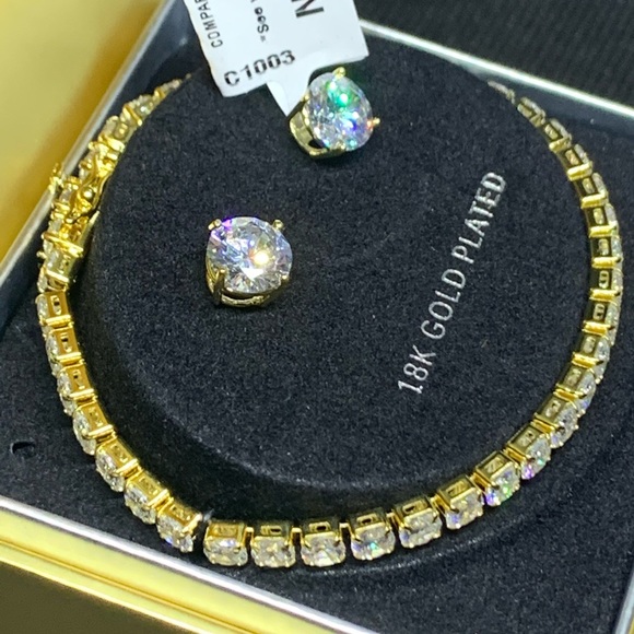 18k Gold Plated Bracelet and Stud Earrings… - Picture 6 of 8